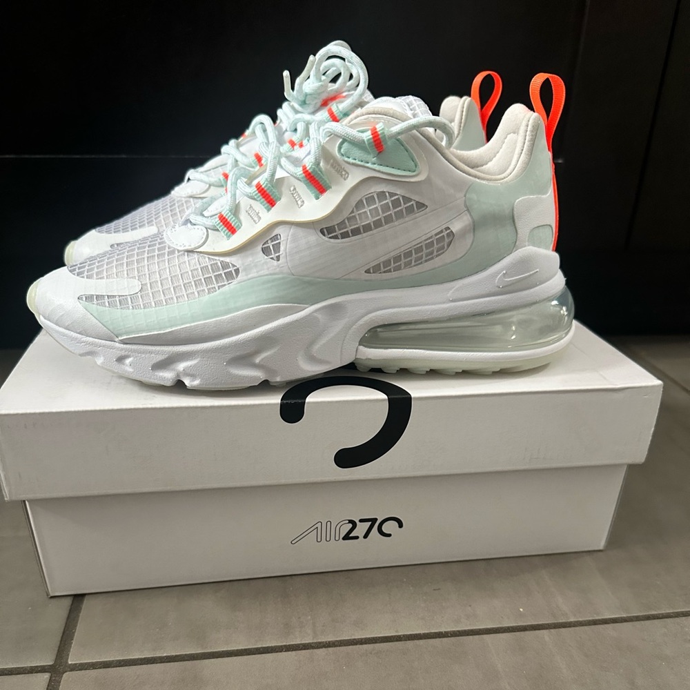 Nike Women's Air Max 270 React SE White and Neon Orange Sneakers size 5 NWOT